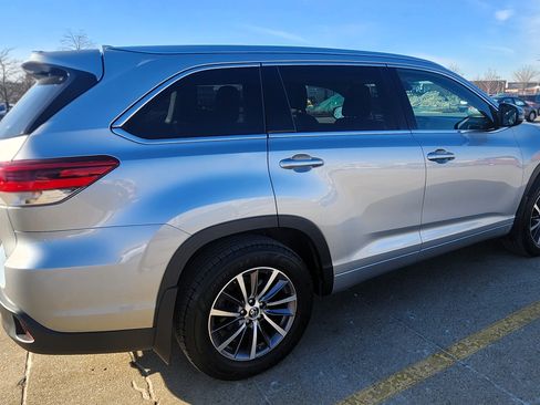 Used 2018 Toyota Highlander XLE image 11
