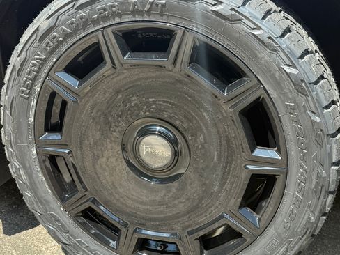 Used 2025 Tesla Cybertruck AWD Crew Cab image 13