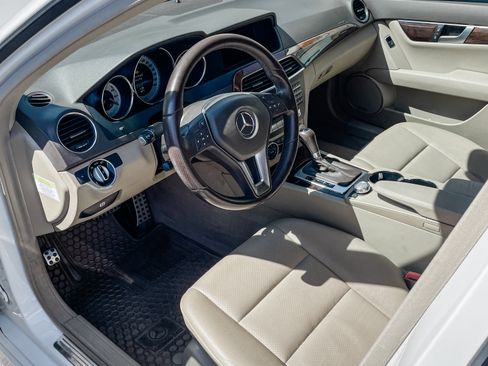 Used 2014 Mercedes-Benz C 350 Sport image 9