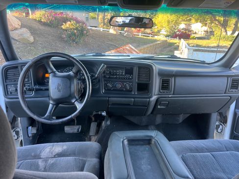 Used 2002 Chevrolet Silverado 2500 LS w/ Off-Road Skid Plate Pkg image 9