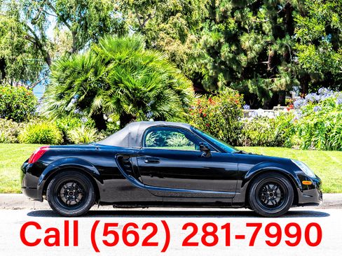 Used 2004 Toyota MR2 Spyder image 2