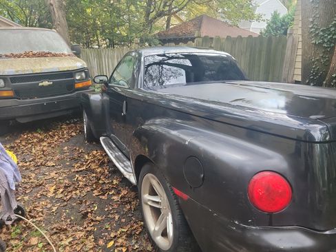 Used 2004 Chevrolet SSR w/ Preferred Equipment Group image 26