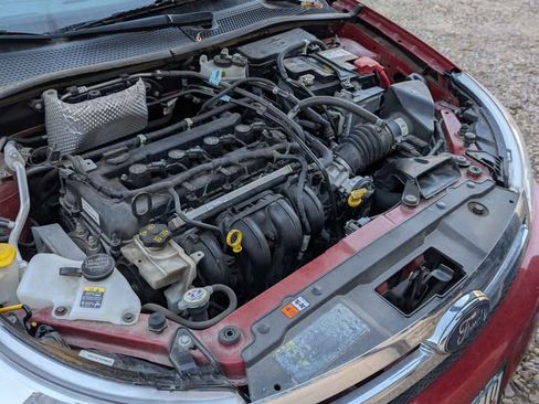 Used 2010 Ford Focus SE image 5