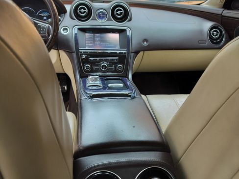 Used 2011 Jaguar XJ L Supersport image 15