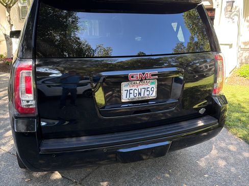 Used 2015 GMC Yukon SLT AWD/4WD image 6