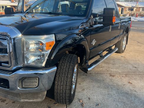 Used 2011 Ford F250 XLT image 2