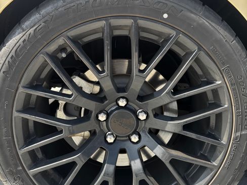 Used 2017 Ford Mustang GT RWD image 9