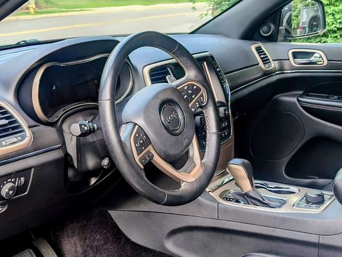 Used 2017 Jeep Grand Cherokee Limited w/ Luxury Group II image 6