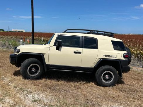 Used 2010 Toyota FJ Cruiser 4WD image 4