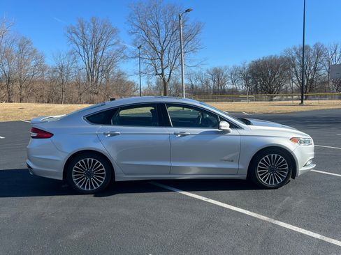 Used 2017 Ford Fusion Titanium image 9