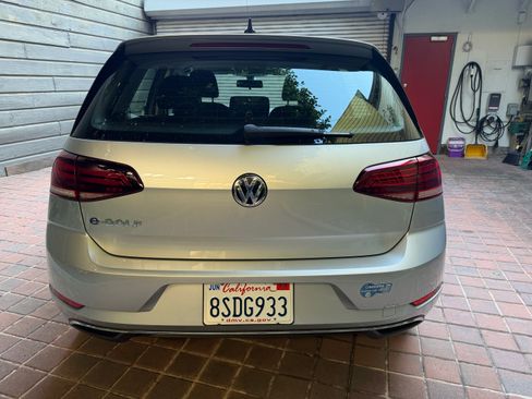 Used 2019 Volkswagen e-Golf SE w/ Driver Assistance Package image 9