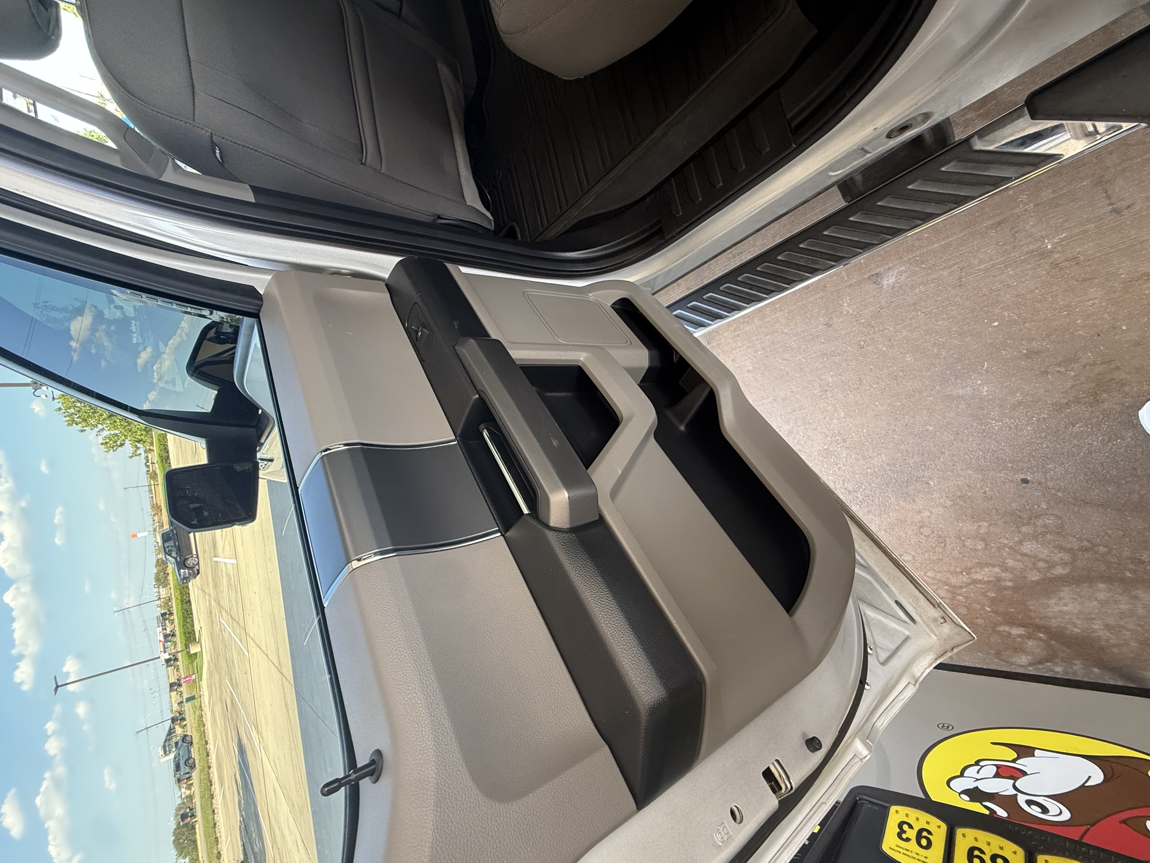 Used 2018 Ford F150 XLT w/ Equipment Group 302A Luxury AWD/4WD image 19