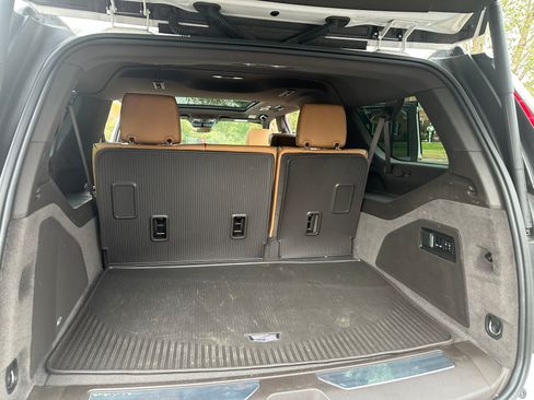 Used 2022 Cadillac Escalade ESV Premium Luxury w/ Performance Package image 9