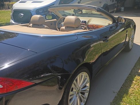 Used 2010 Jaguar XK Convertible image 2