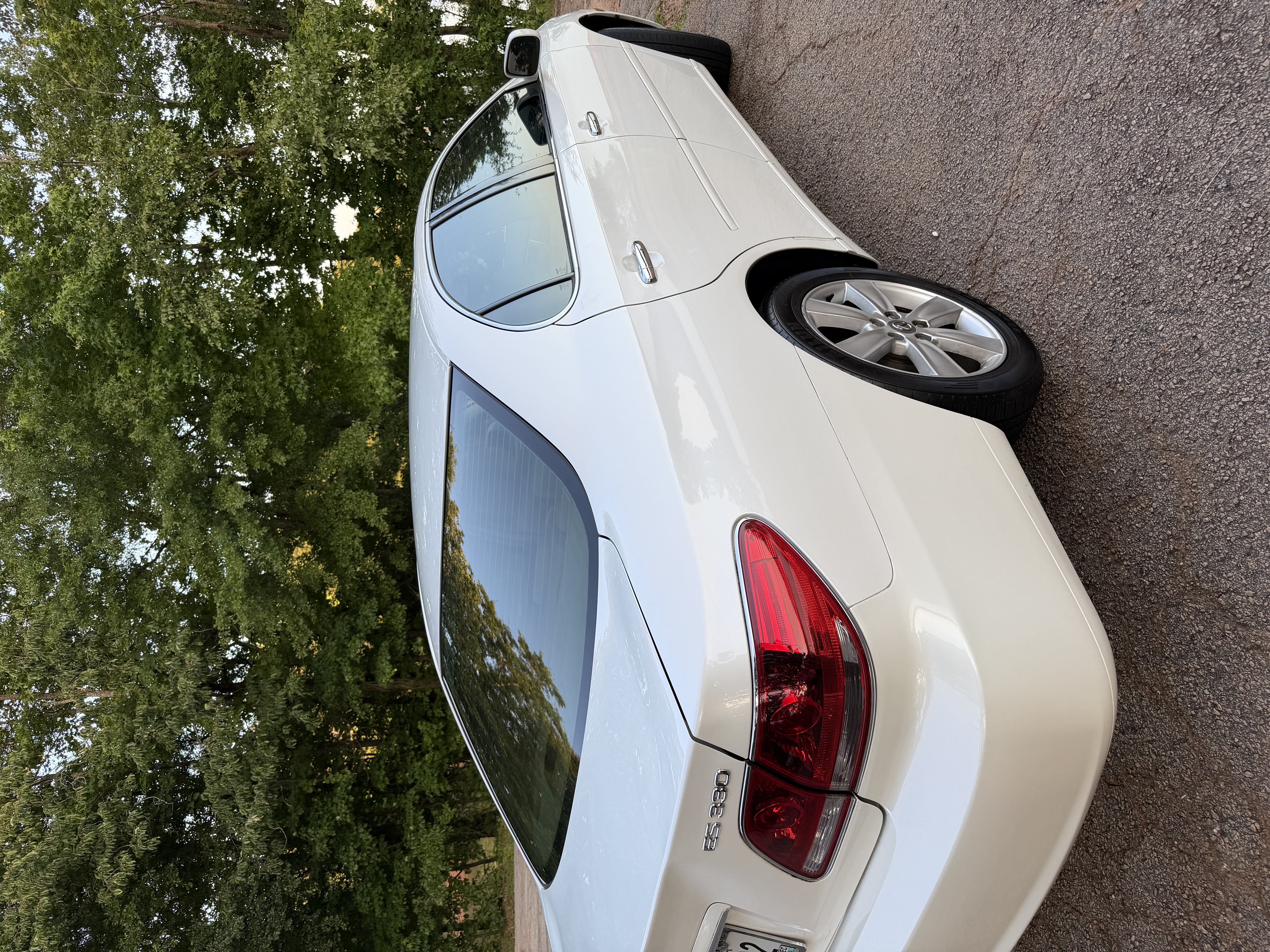 Used 2005 Lexus ES 330 w/ Preferred Accessory Pkg FWD image 2
