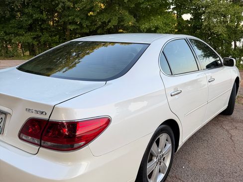 Used 2005 Lexus ES 330 w/ Preferred Accessory Pkg FWD image 2