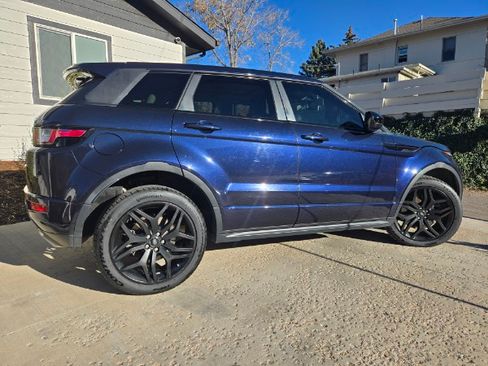 Used 2019 Land Rover Range Rover Evoque HSE Dynamic image 2