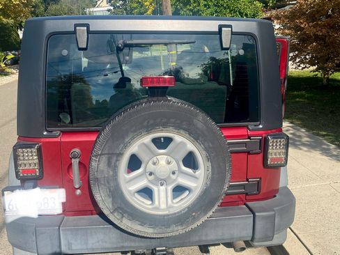 Used 2012 Jeep Wrangler Sport w/ Black Appearance Group image 12