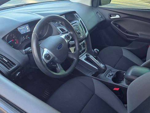 Used 2014 Ford Focus SE w/ SE Winter Package image 12