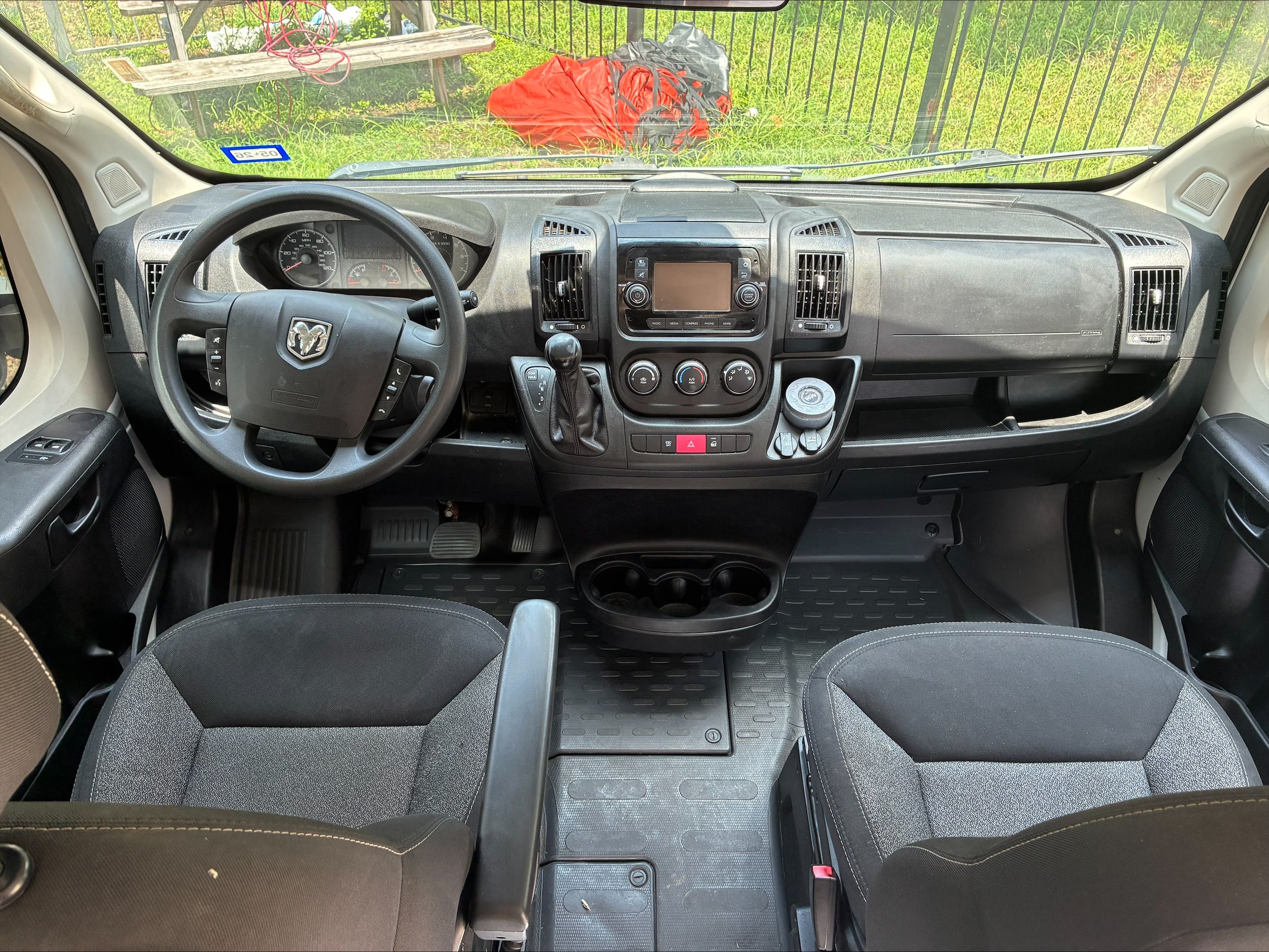 Used 2018 RAM ProMaster 2500 FWD image 4