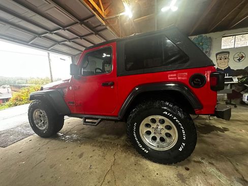 Used 2019 Jeep Wrangler Sport image 17