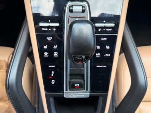 Used 2019 Porsche Cayenne S AWD/4WD image 19