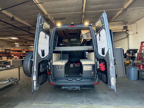 Used 2024 Mercedes-Benz Sprinter 2500 image 13