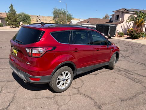 Used 2018 Ford Escape SE w/ SE Sync 3 Package FWD image 6