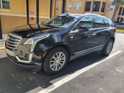 Used 2017 Cadillac XT5 Luxury image 2
