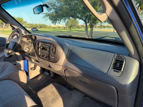 Used 2003 Ford F150 Lightning image 19