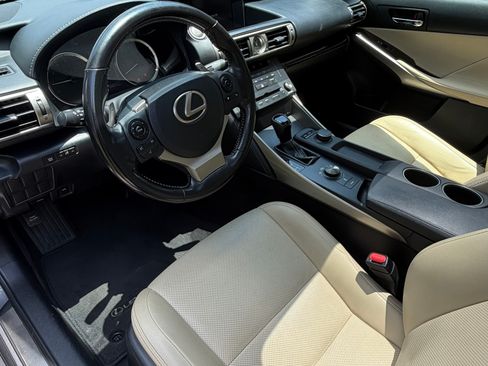 Used 2016 Lexus IS 200t RWD image 15