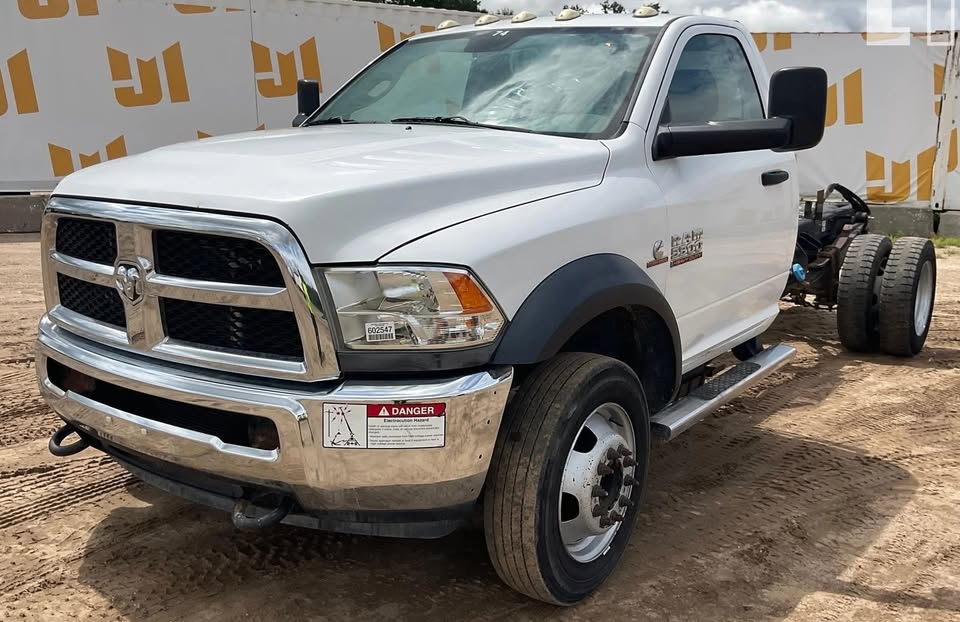 Used 2014 RAM 5500 Tradesman w/ Chrome Appearance Group RWD image 5