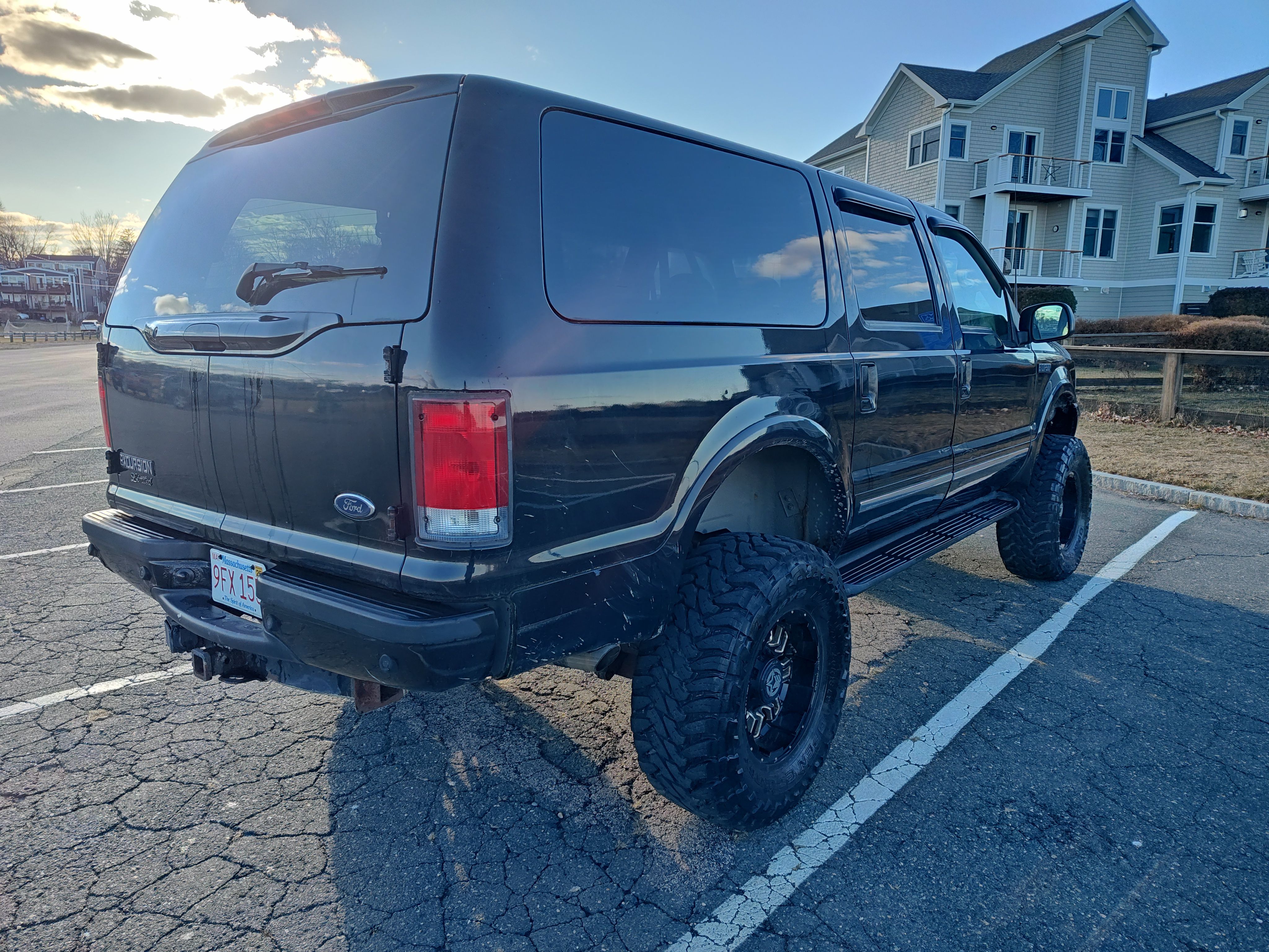 Used 2001 Ford Excursion Limited AWD/4WD image 9