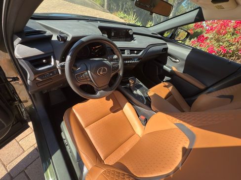 Used 2021 Lexus UX 250h image 9