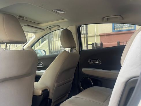 Used 2021 Honda HR-V EX image 16