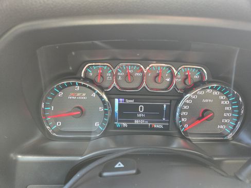 Used 2018 Chevrolet Silverado 1500 LT w/ Midnight Edition AWD/4WD image 22
