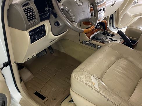 Used 2003 Lexus LX 470 4WD image 2