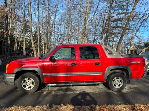 Used 2003 Chevrolet Avalanche 4x4 image 1