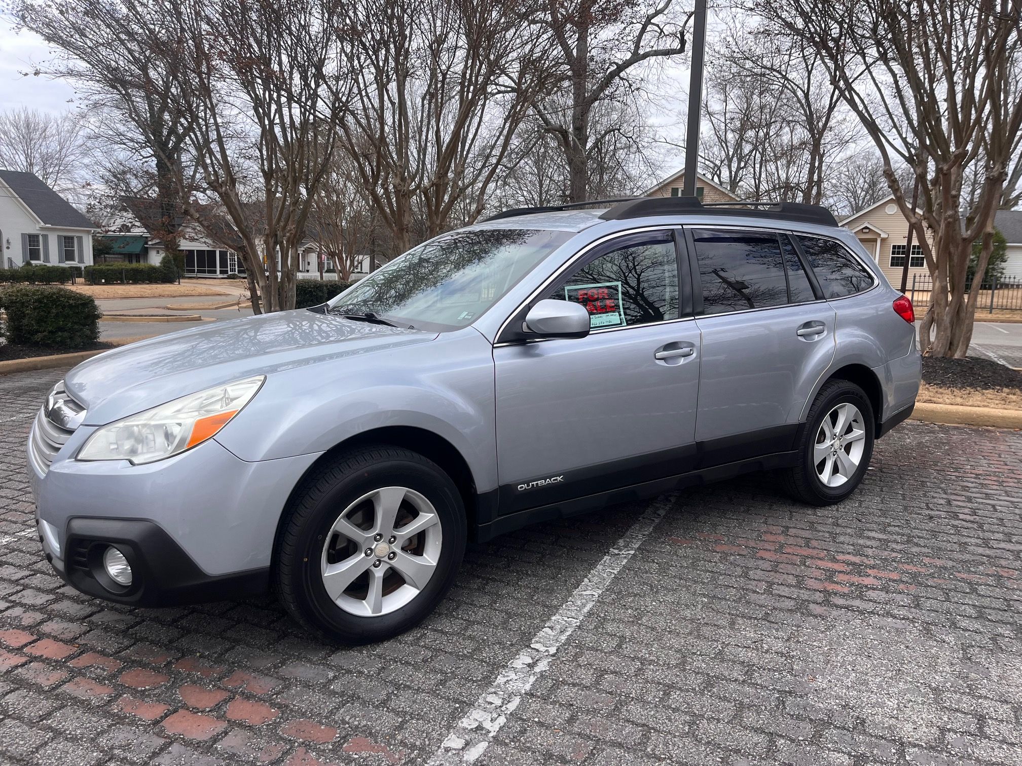 Used 2014 Subaru Outback 2.5i Premium AWD/4WD image 2