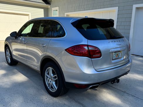 Used 2013 Porsche Cayenne image 5