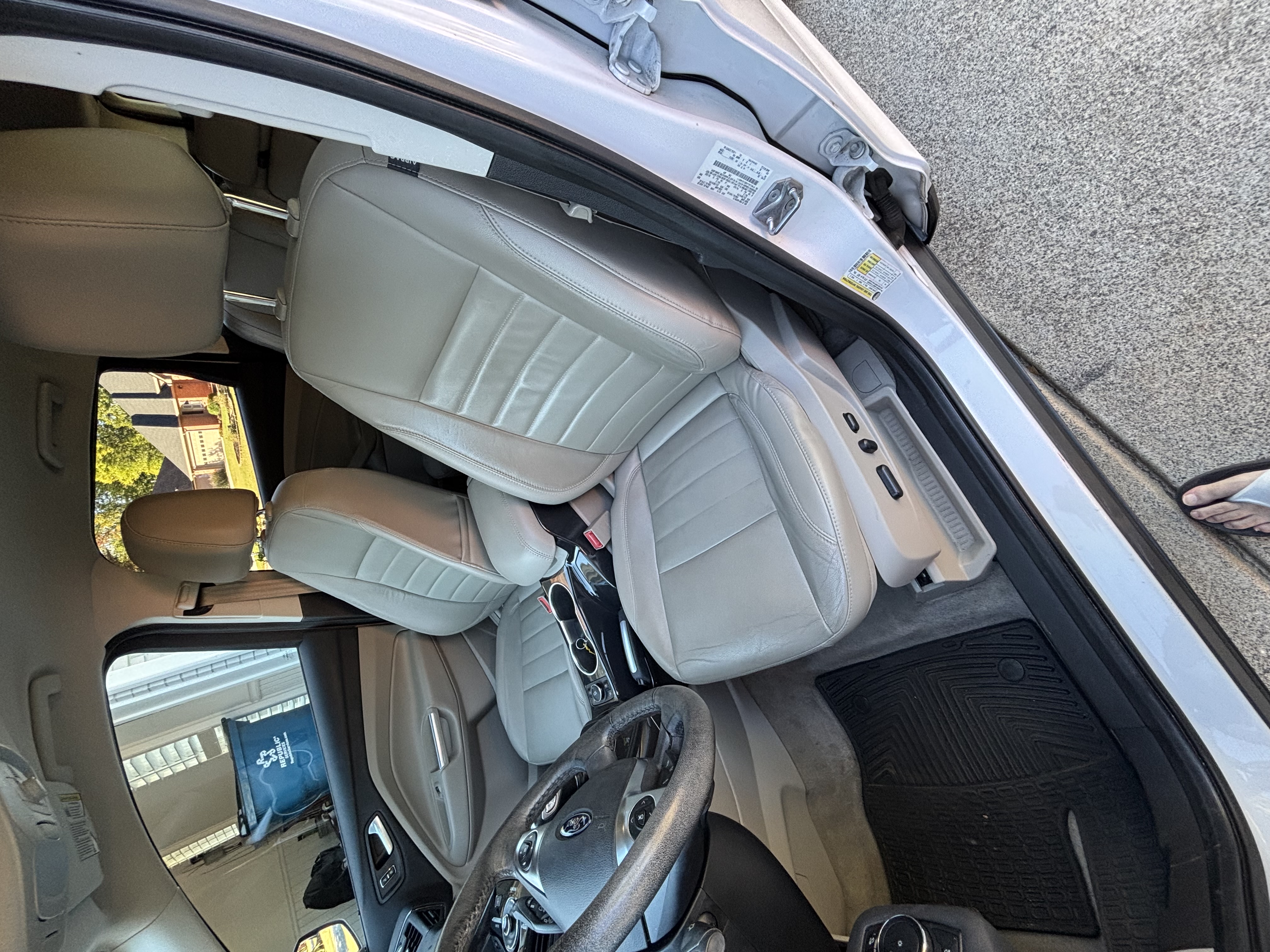 Used 2014 Ford Escape Titanium FWD image 25