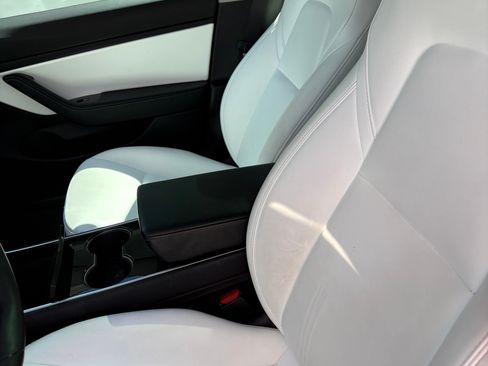 Used 2020 Tesla Model 3 image 9