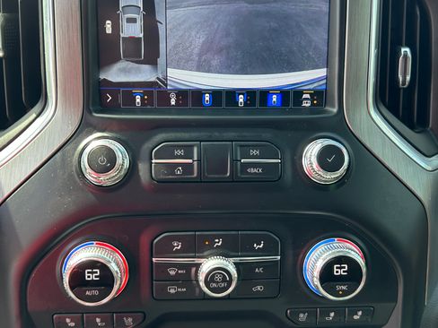 Used 2020 GMC Sierra 1500 Denali w/ Denali Premium Package AWD/4WD image 9