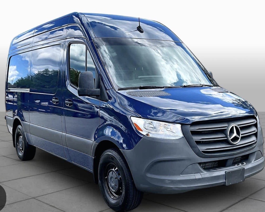 Used 2021 Mercedes-Benz Sprinter 2500 image 1