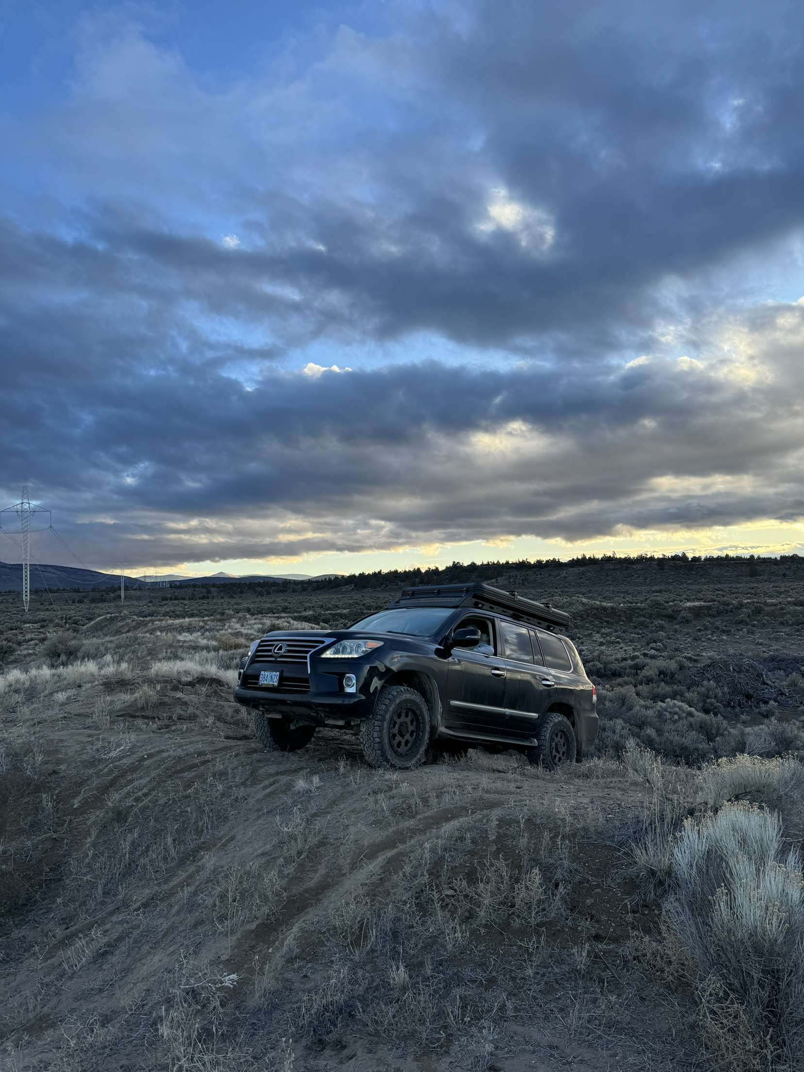 Used 2013 Lexus LX 570 4WD w/ Luxury Pkg image 13