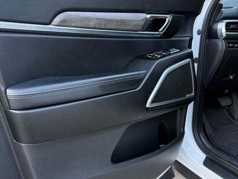 Used 2020 Kia Telluride EX image 2