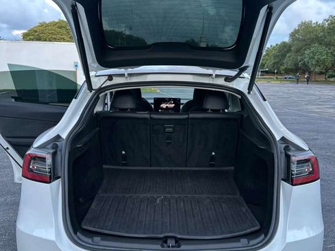 Used 2023 Tesla Model Y Long Range image 12