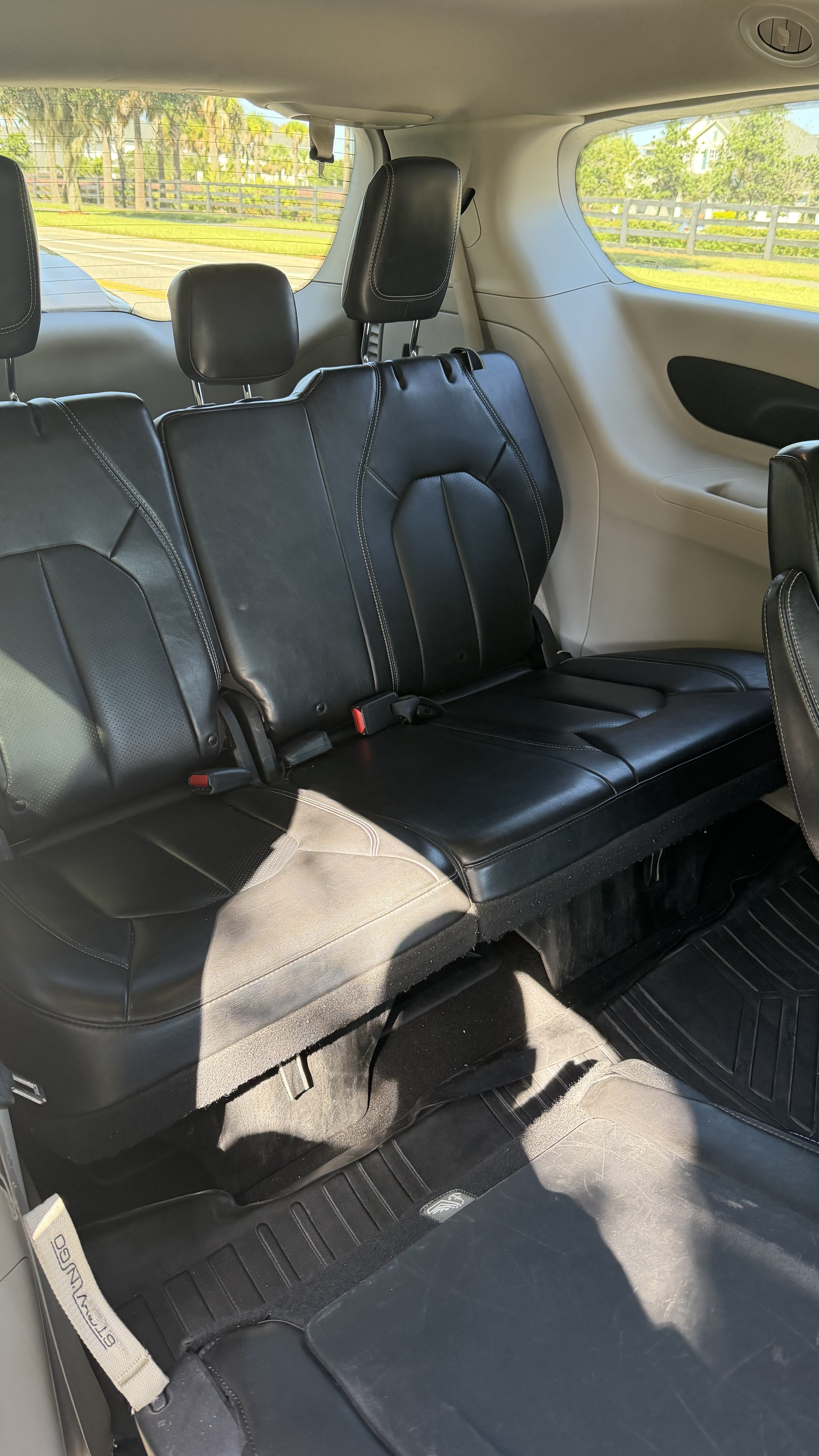Used 2021 Chrysler Voyager Lxi FWD image 8