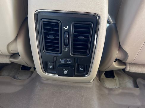 Used 2017 Jeep Grand Cherokee Overland image 26