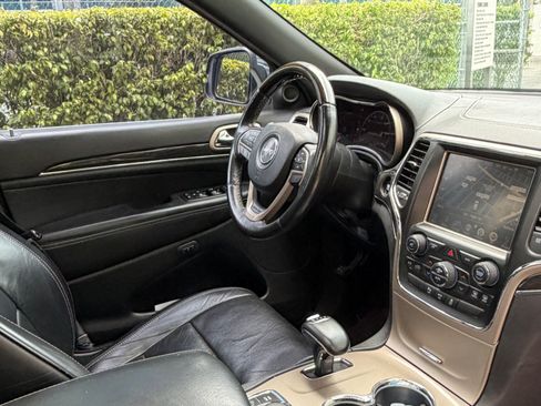 Used 2014 Jeep Grand Cherokee Overland AWD/4WD image 10